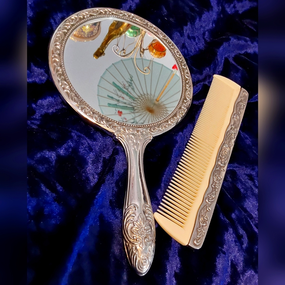 BOUDOIR - Quinceañera or Wedding Vanity Vintage Mirror & Comb Silver-Plate Set